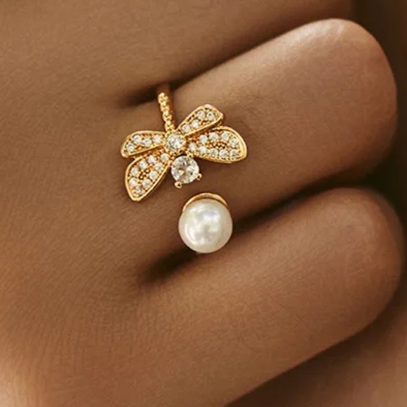 18KT Gold Plated Butterfly Pearl Ring - Picture 3 of 4